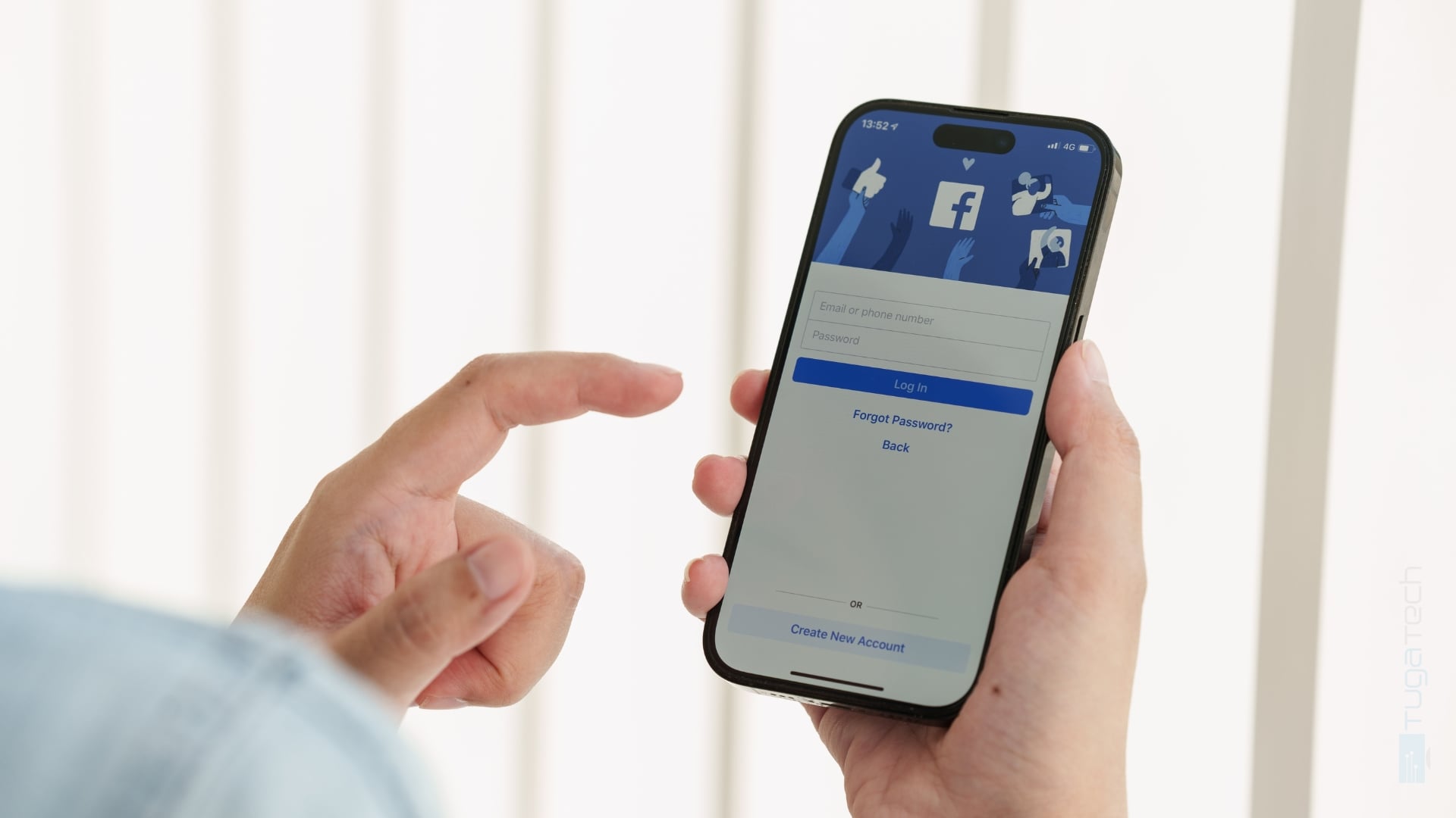 App do Facebook em smartphone