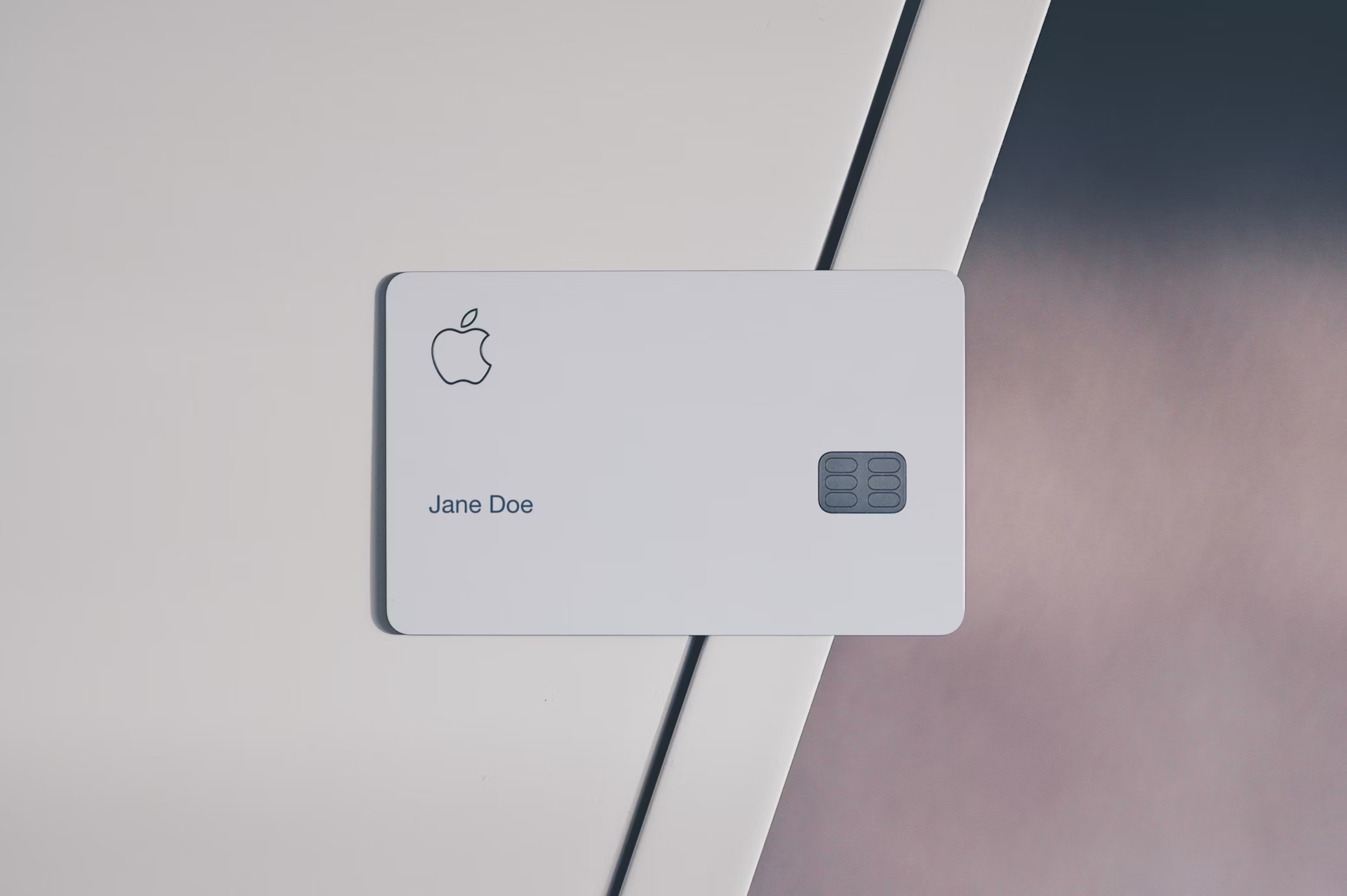 Apple Card em cima de uma mesa