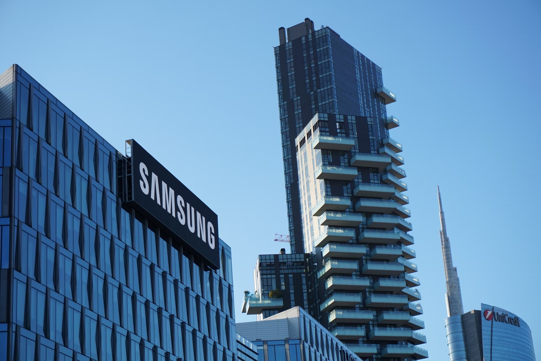 Samsung pode comprar fábrica da LG na China para rivalizar com a BOE