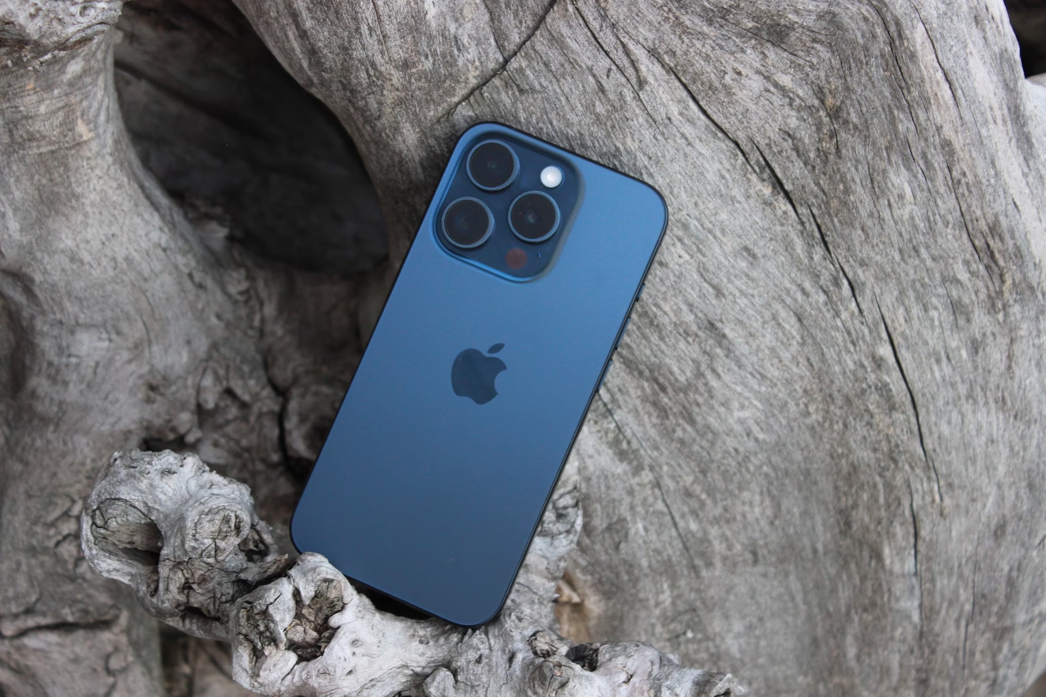 Apple iPhone 16