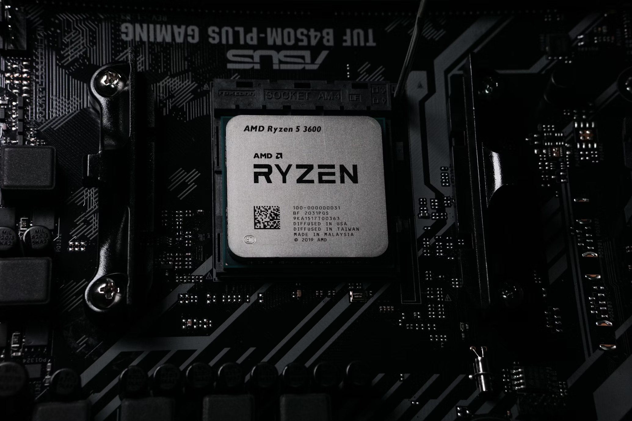 Nova versão dos drivers de chipset da AMD corrige problema de suspensão no Windows