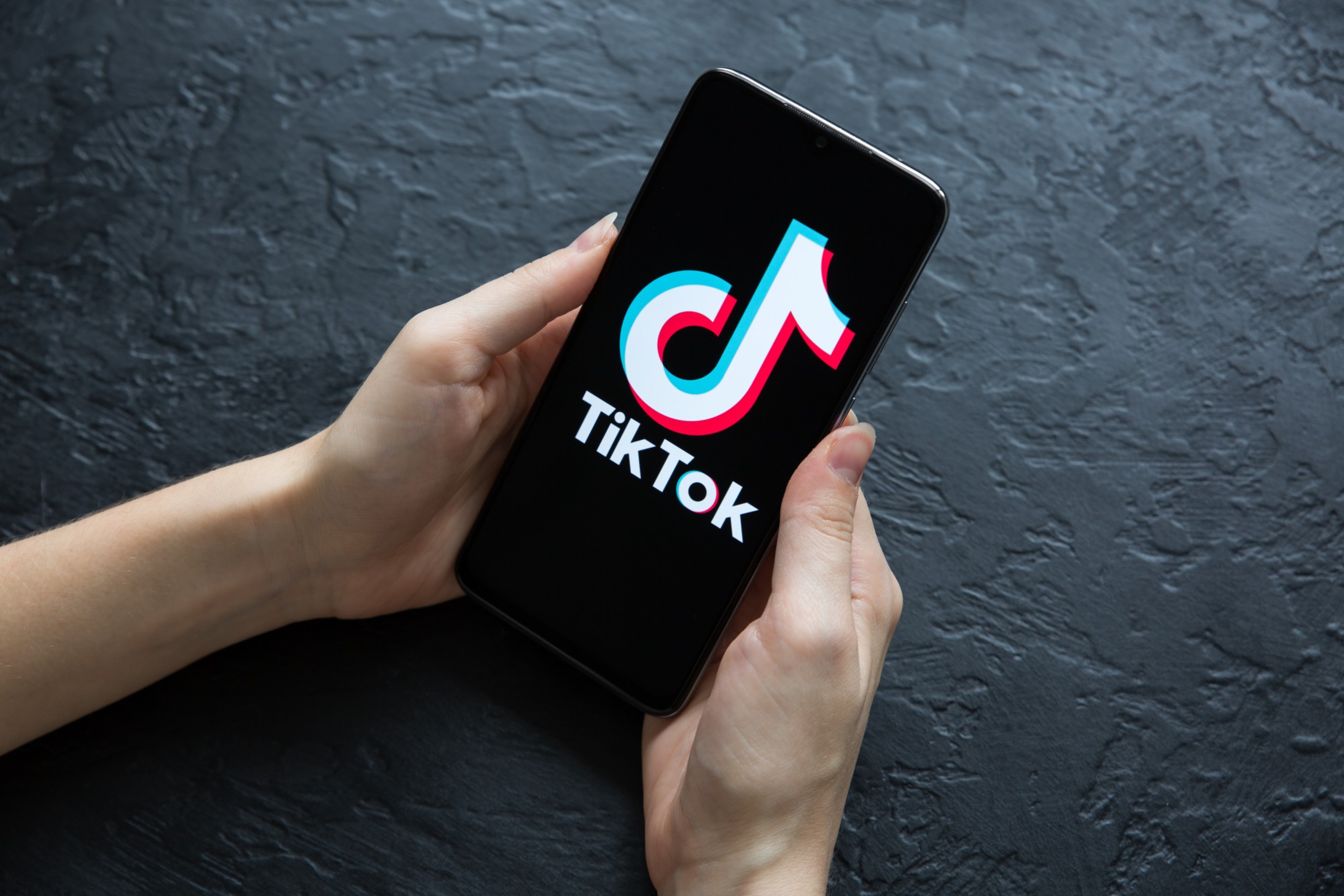 smartphone com tiktok