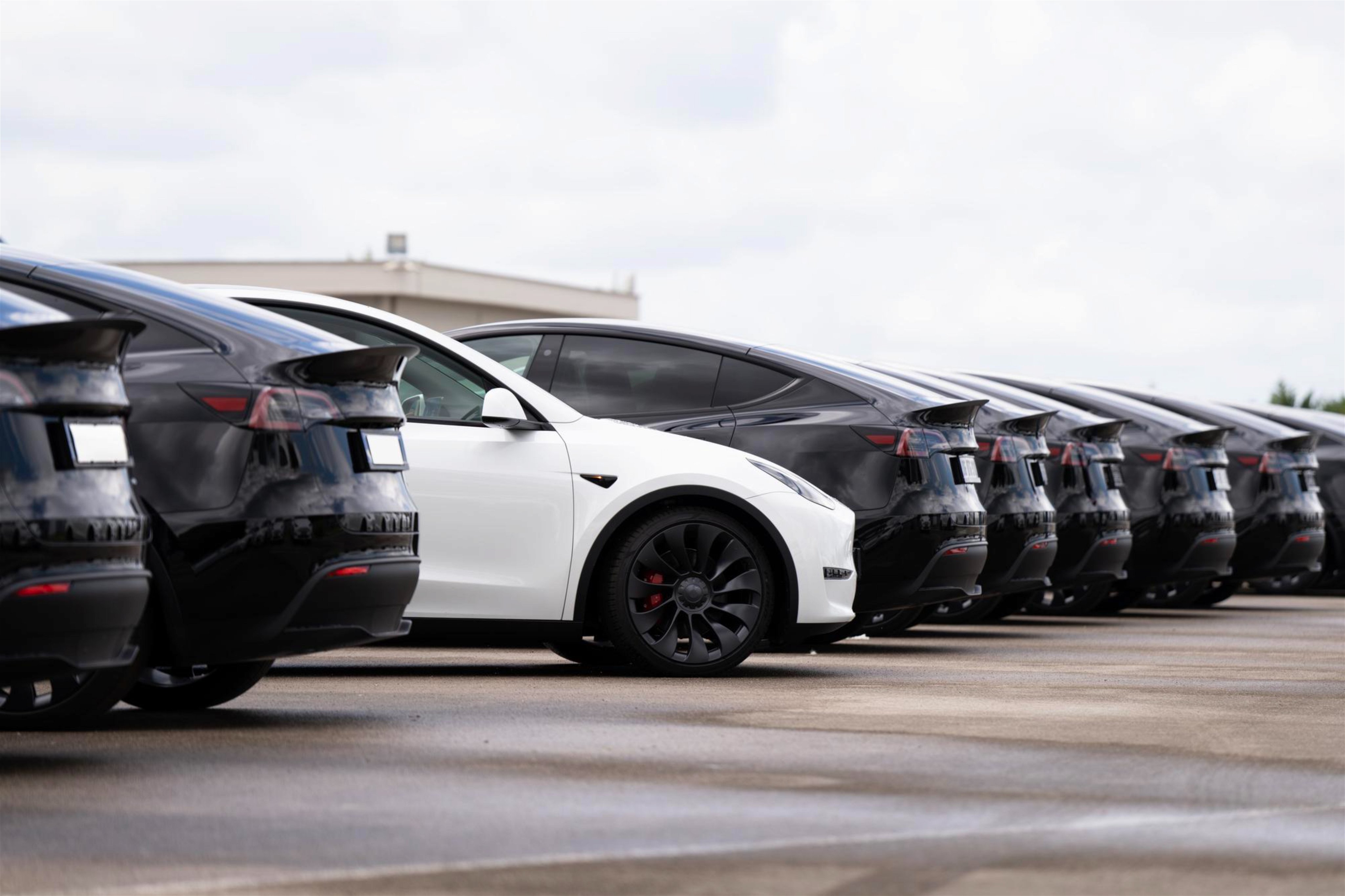 Tesla corta preço do controverso Full Self-Driving
