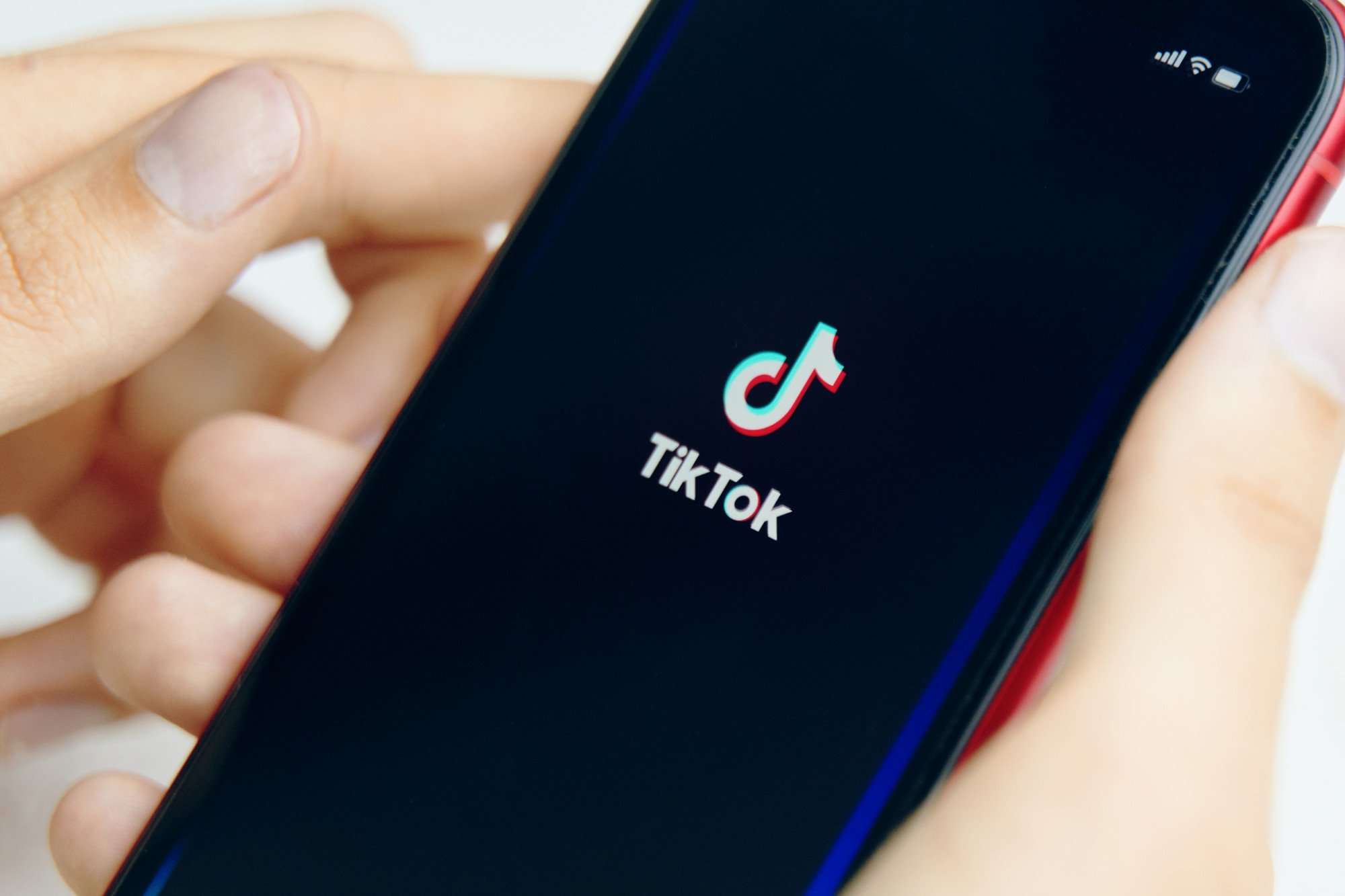TikTok suspende programa de recompensas devido a investigação da CE