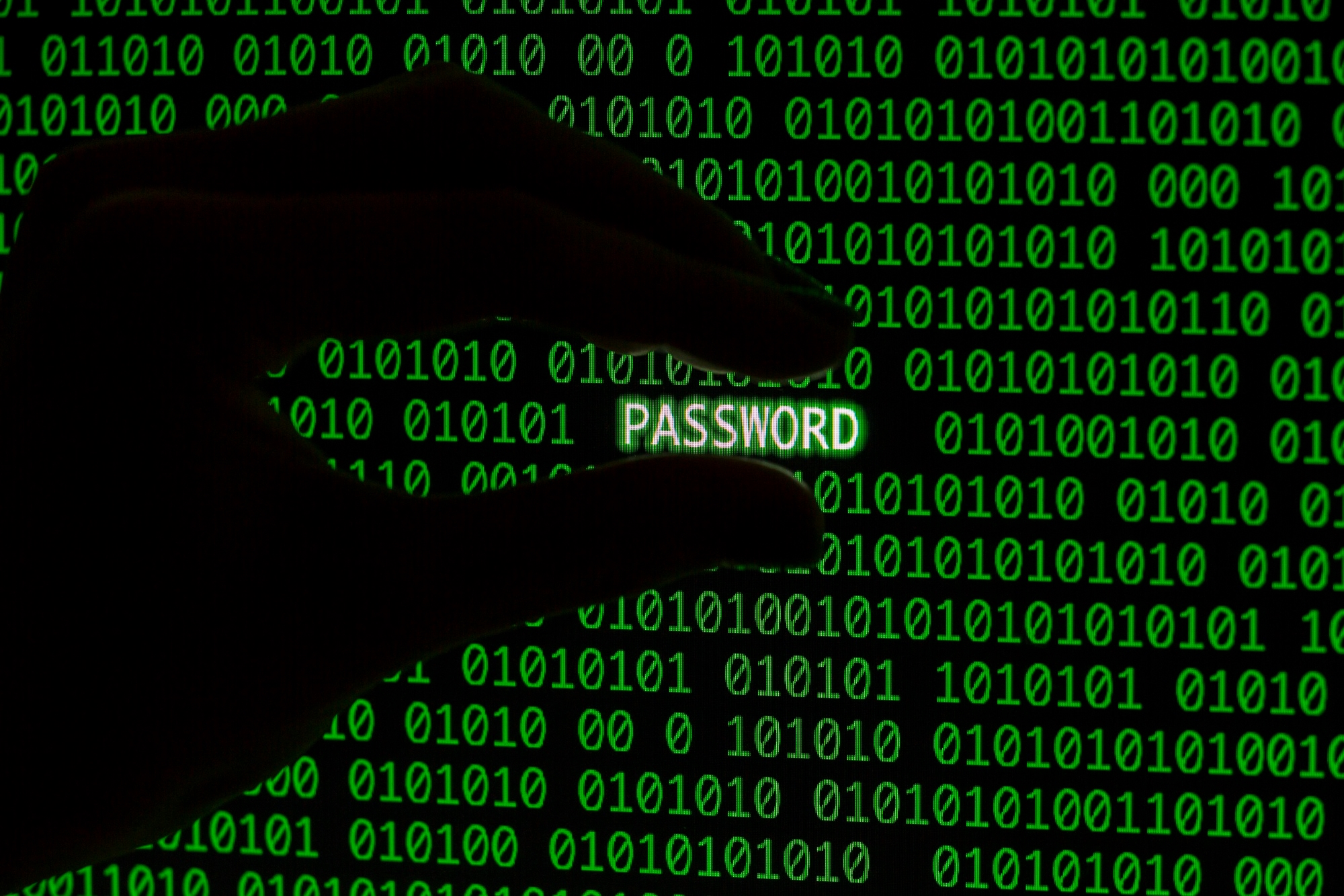 mão a roubar dados virtuais de password