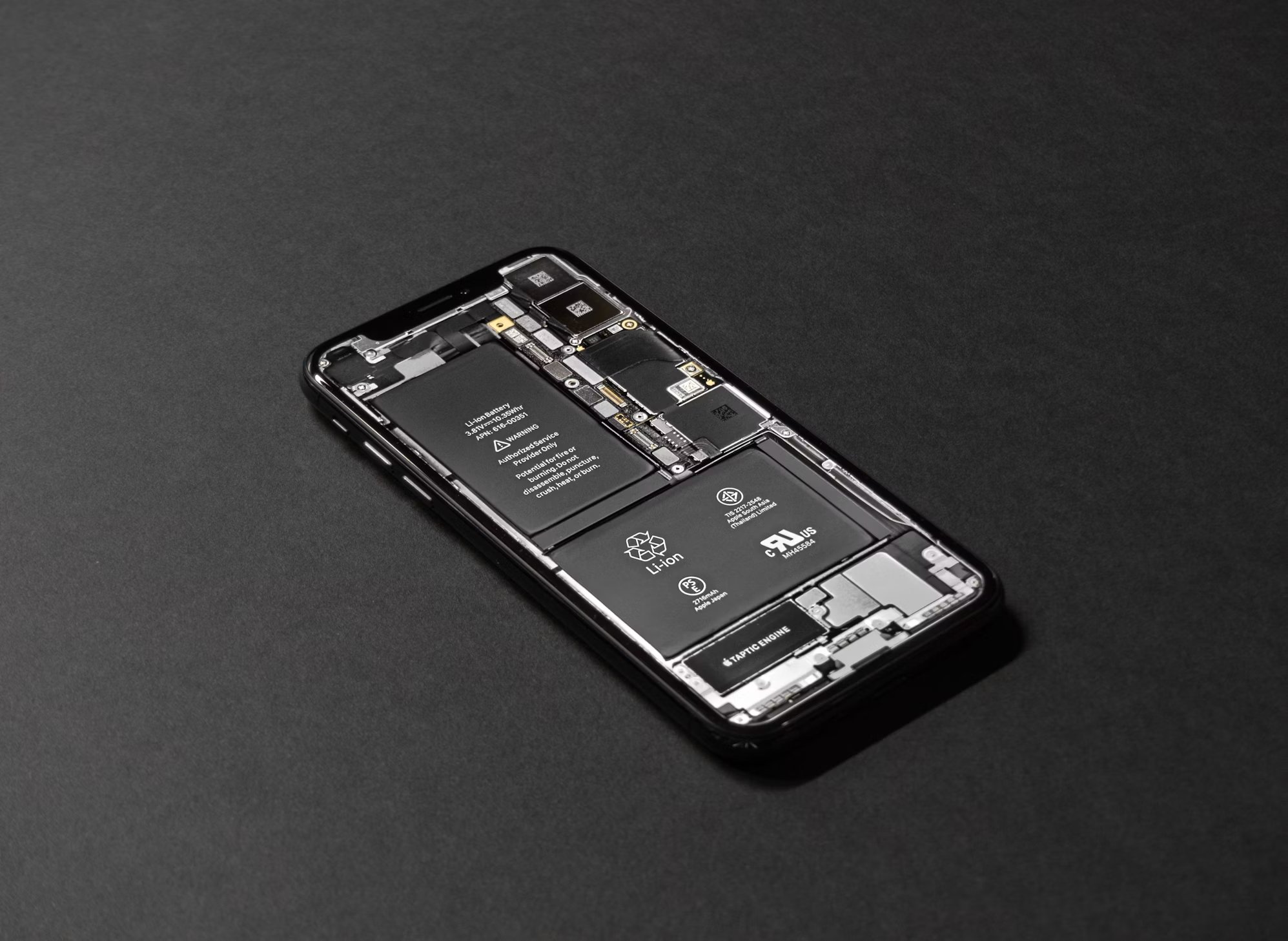 Apple e bateria no seu interior